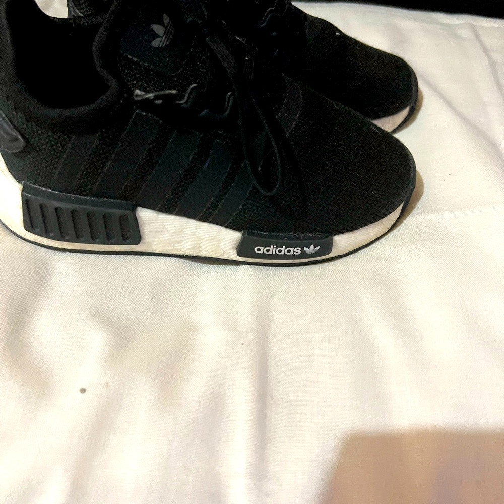 Kids adidas black size 8 hood condition pre school
